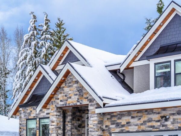 How To Prepare Your Roof to Survive Canadian Winter